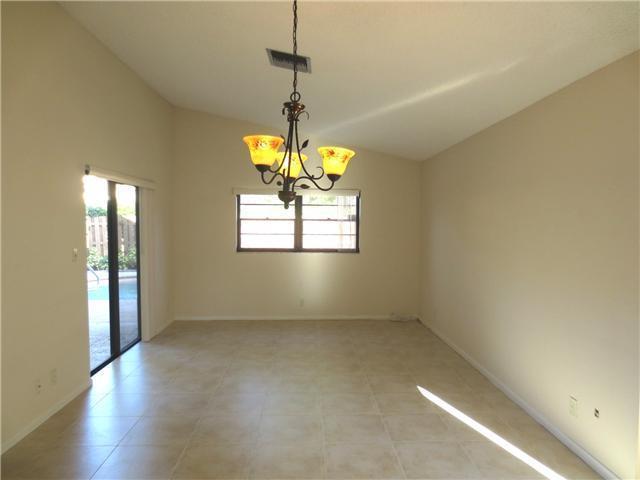 20990 Woodspring Avenue Boca Raton, FL 33428 - Photo 6 of 25 Gallery Image 6