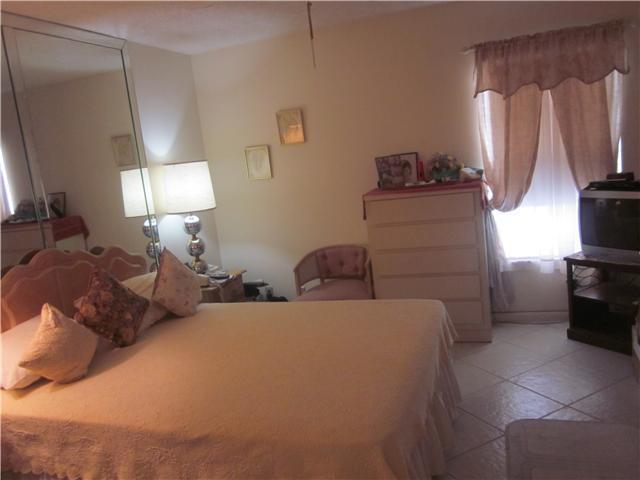 9035 Flynn Circle, Unit 4 Boca Raton, FL 33496 - Photo 16 of 25 Gallery Image 16
