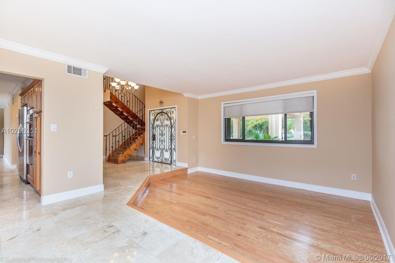 35 Southwest 136th Court Miami, FL 33184 - Photo 7 of 36