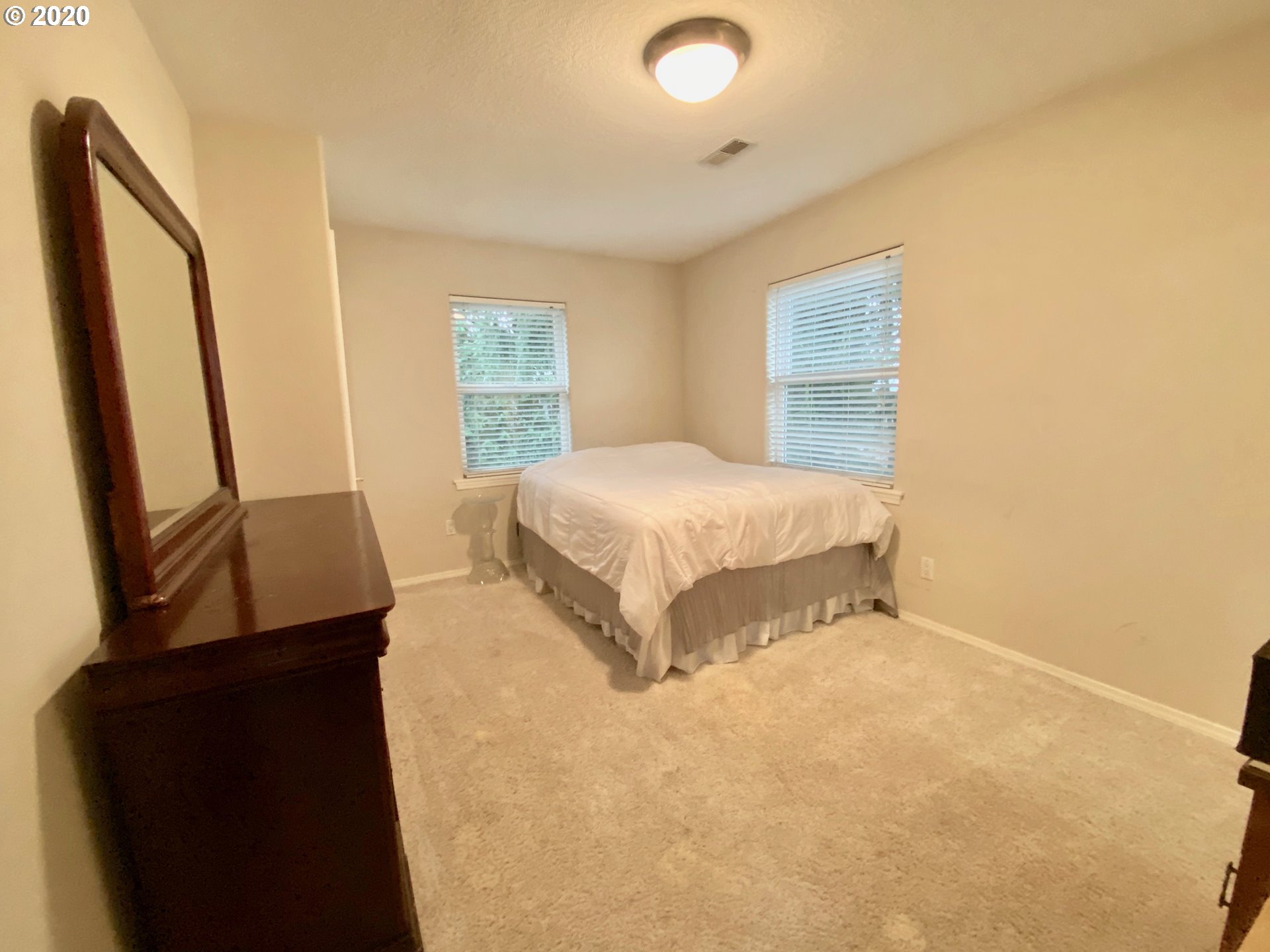 4914 Southwest Dickinson Street Portland, OR 97219 - Photo 14 of 26