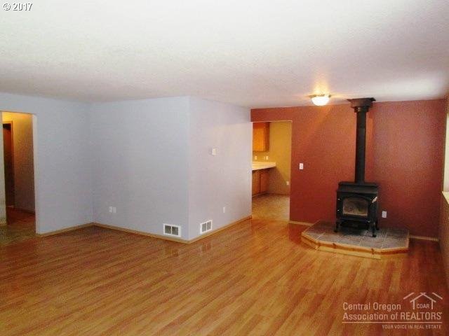 59911 Navajo Road Bend, OR 97702 - Photo 3 of 20 Gallery Image 3