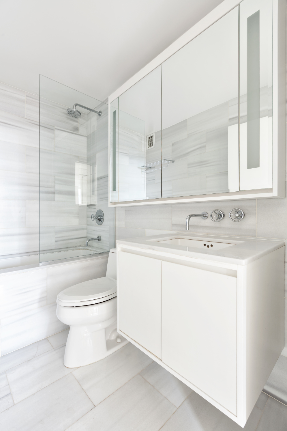 225 Rector Place, Unit 5G New York, NY 10280 - Photo 7 of 17