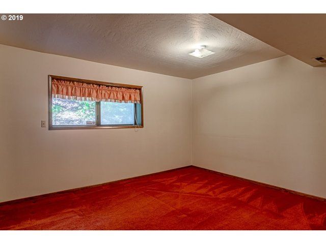 9 Pericles, Lake Oswego, OR 97035 Compass