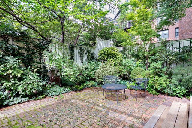 $7,400,000 | 39 Charlton St | Hudson Square