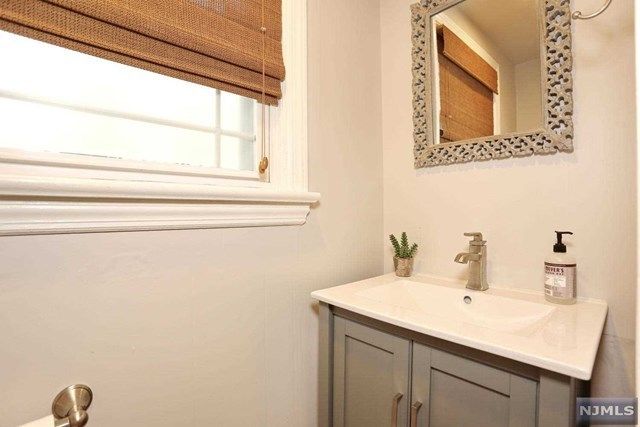 126 Dora Avenue Waldwick, NJ 07463 - Photo 12 of 25