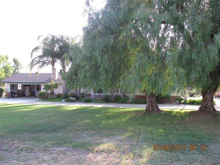 2628 Harmon Road Bakersfield, CA 93307 - Photo 1 of 5