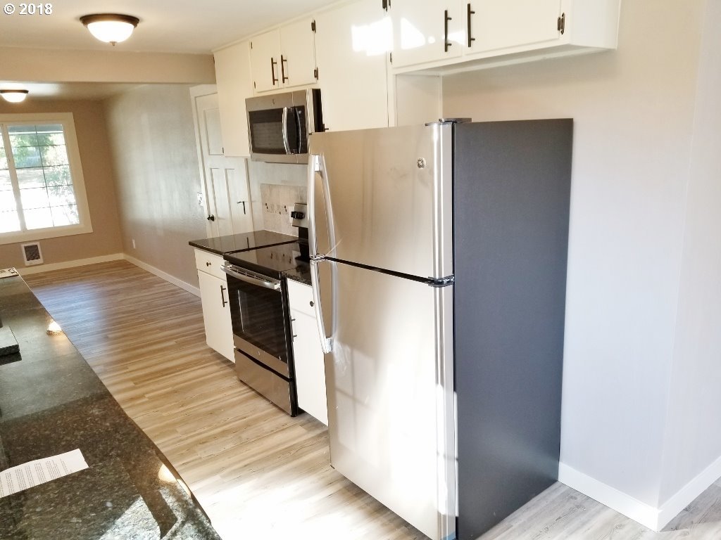 94003 Prairie Road Junction City, OR 97448 - Photo 7 of 11 Gallery Image 7