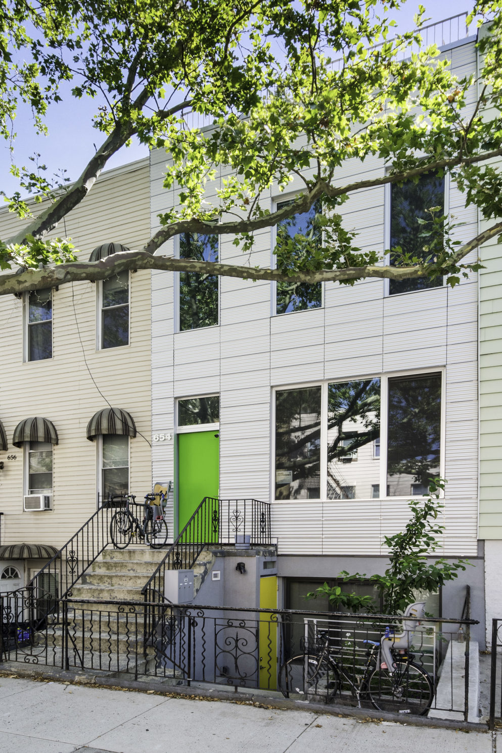 654 Humboldt Street Brooklyn, NY 11222 - Photo 7 of 8