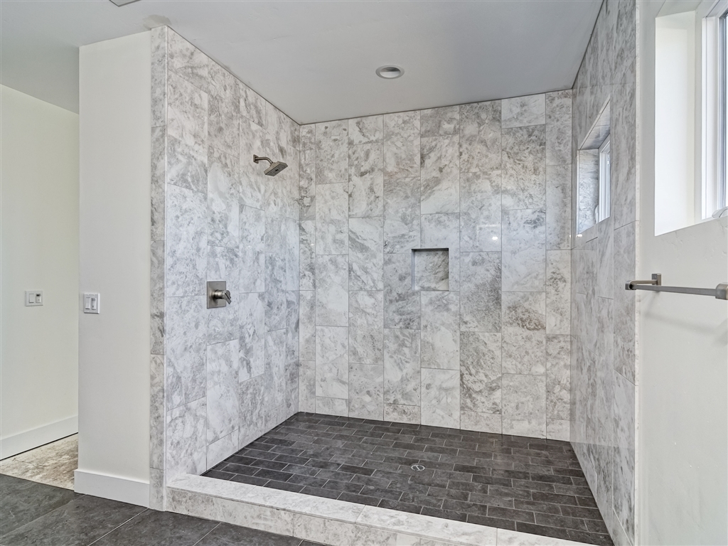 184 Pacific View Lane Encinitas, CA 92024 - Photo 18 of 20 Gallery Image 18
