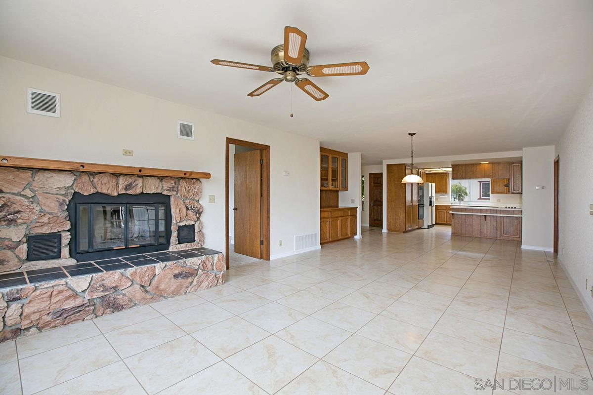 2102 Colony Terrace Encinitas, CA 92024 - Photo 9 of 25 Gallery Image 9