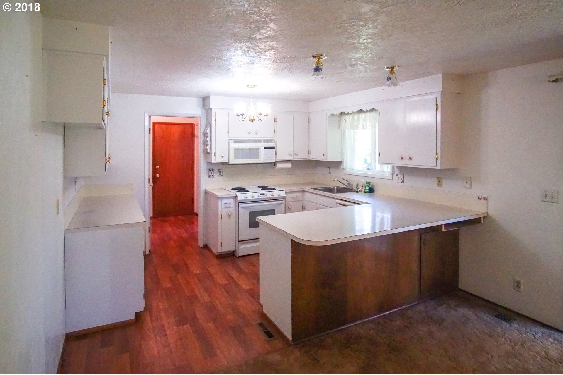 2493 17th Place Springfield, OR 97477 - Photo 5 of 27 Gallery Image 5