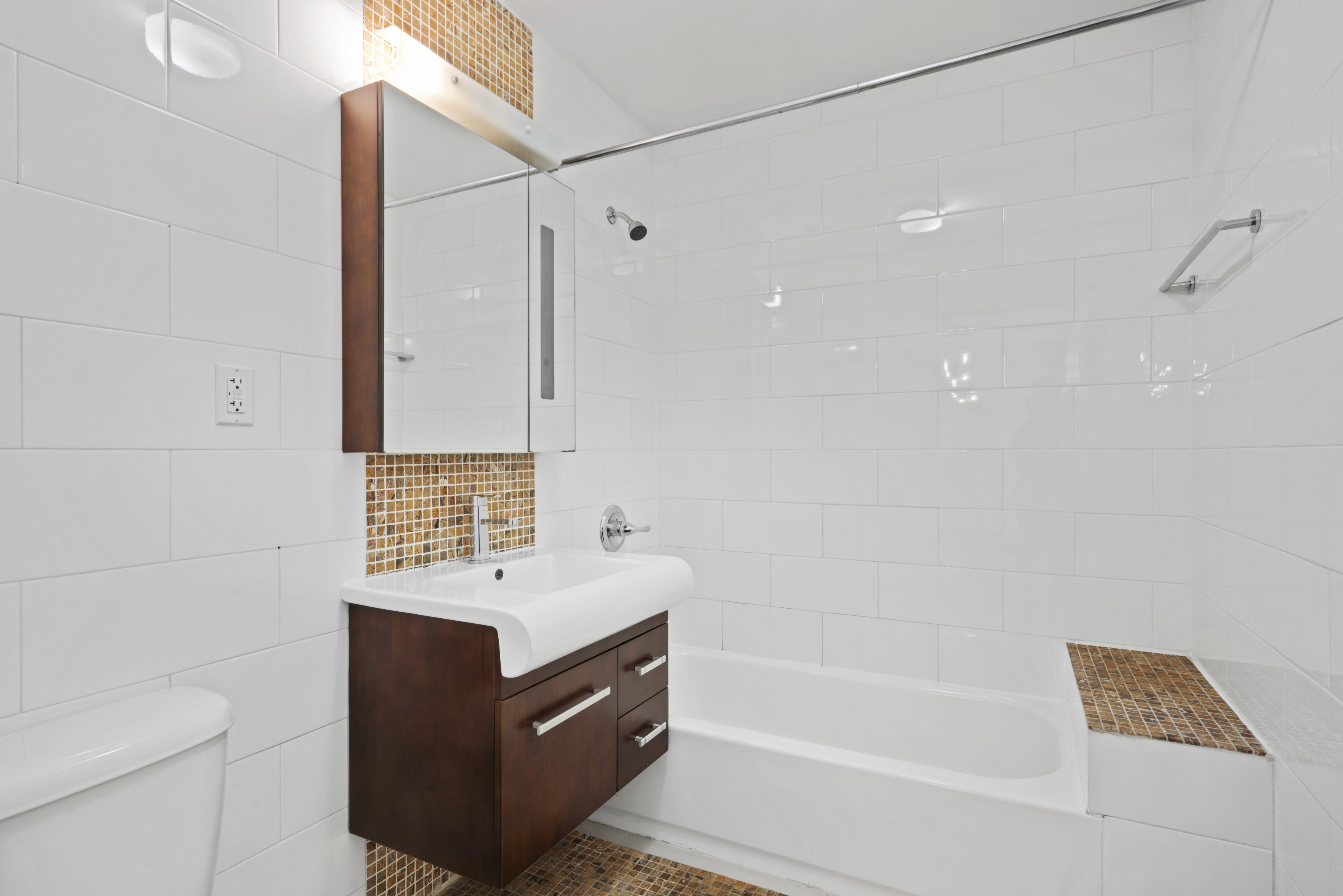 59 Kent Street, Unit 1D Brooklyn, NY 11222 - Photo 6 of 7