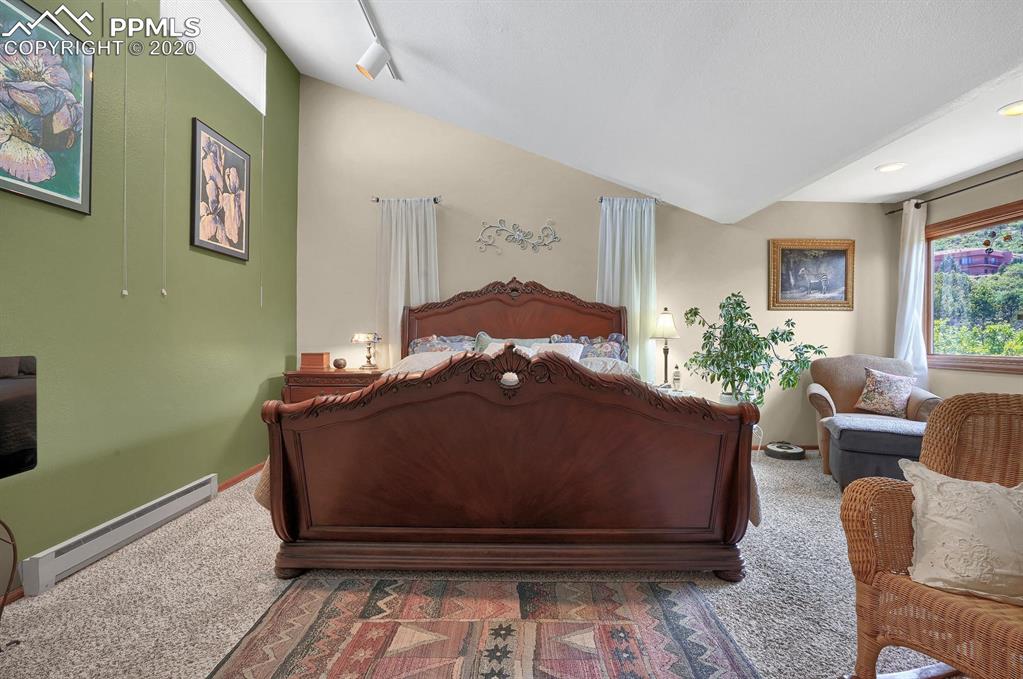 947 Oak Ridge Road Manitou Springs, CO 80829 - Photo 14 of 36