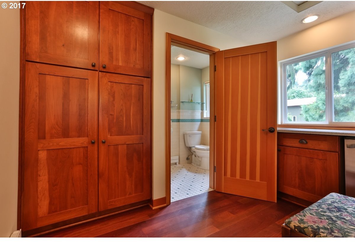 18623 Northwest Reeder Road Portland, OR 97231 - Photo 17 of 32
