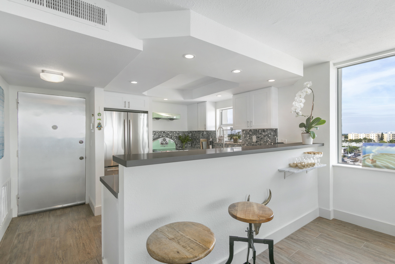 8233 Harding Avenue, Unit 701 701 Miami Beach, FL 33141 - Photo 9 of 18