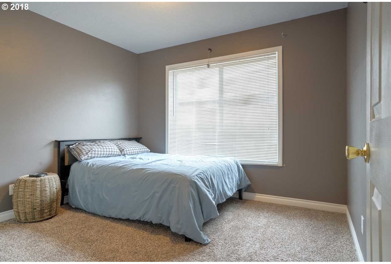 1087 Keystone Loop Northeast Keizer, OR 97303 - Photo 29 of 32 Gallery Image 29