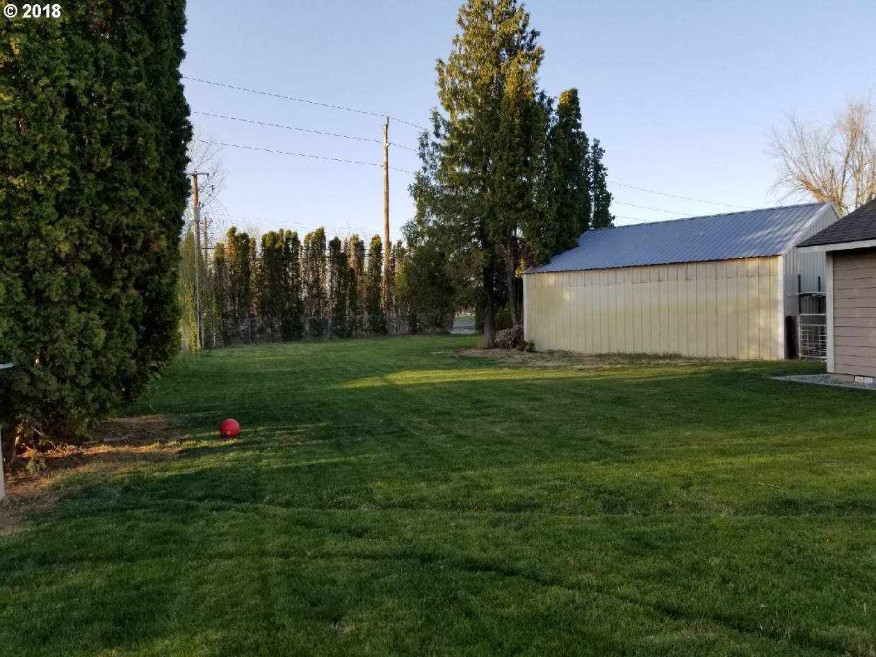 32304 Diagonal Boulevard Hermiston, OR 97838 - Photo 3 of 18