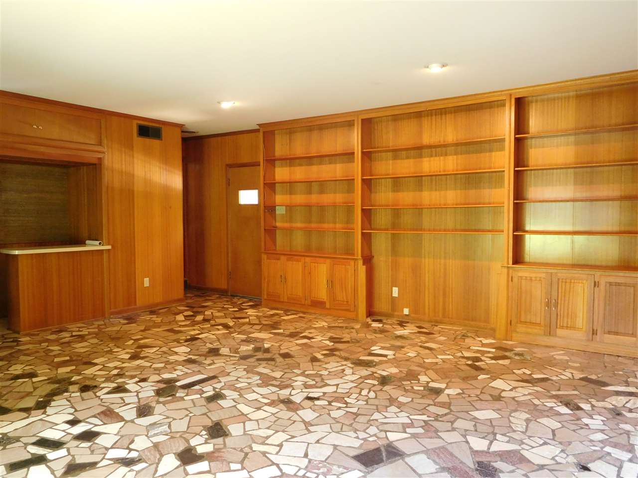345 North Perkins Road Memphis, TN 38117 - Photo 8 of 20 Custom built-ins in Den. TN marble floor