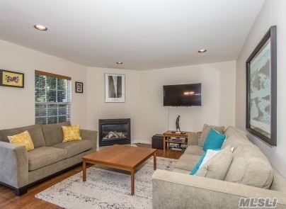 5 Merrimack Road Smithtown, NY 11787 - Photo 8 of 20 Gallery Image 8