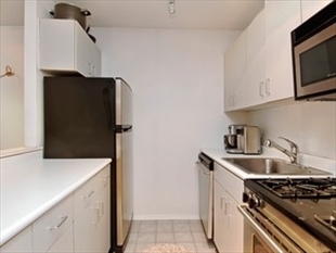 445 West 19th Street, Unit 5G Manhattan, NY 10011 - Photo 4 of 4