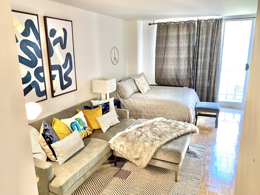 350 West 50th Street, Unit 4DD Manhattan, NY 10019 - Photo 2 of 14