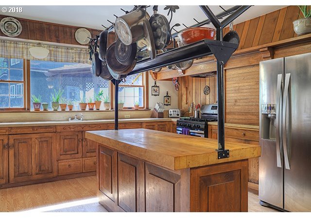 1098 Hogum Creek Road Azalea, OR 97410 - Photo 27 of 32 Gallery Image 27