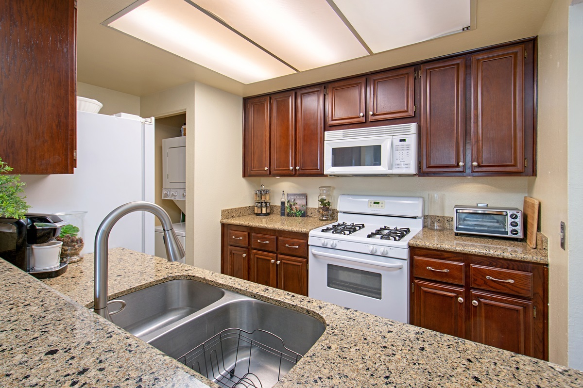 2964 Elm Tree Court Spring Valley, CA 91978 - Photo 9 of 25 Gallery Image 9