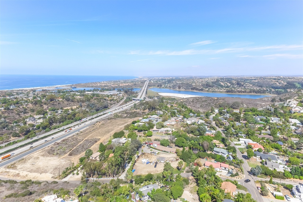 1565 Burgundy Road Encinitas, CA 92024 - Photo 3 of 25