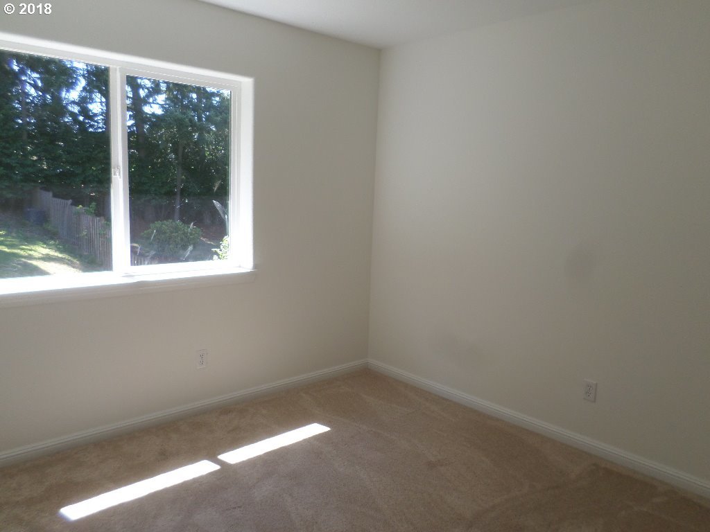 4394 Southeast View Acres Road Milwaukie, OR 97267 - Photo 24 of 25 Gallery Image 24