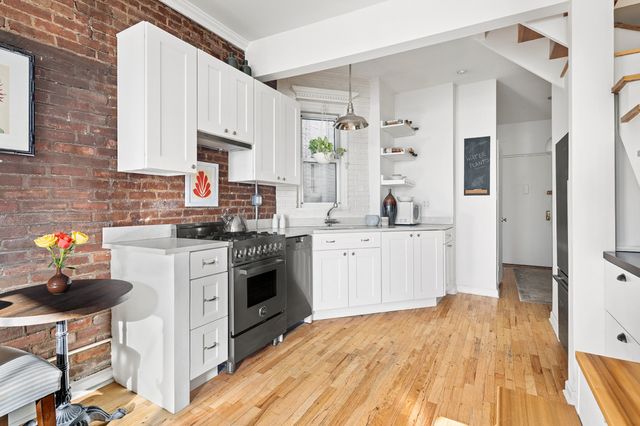 $1,995,000 | 92 Horatio Street, Unit 4L | West Village