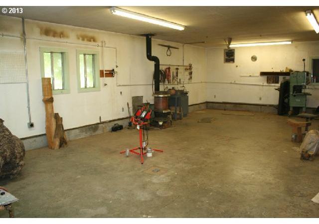 10258 Northwest Helvetia Road Hillsboro, OR 97124 - Photo 15 of 16 Gallery Image 15