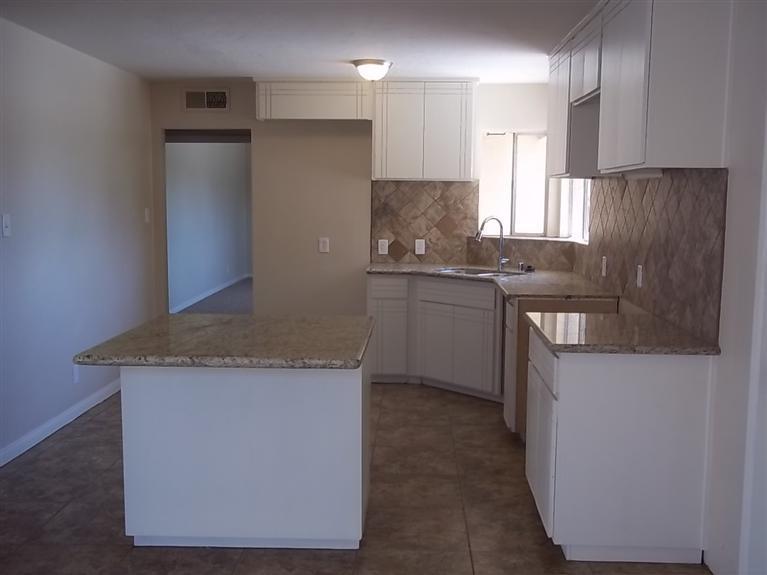 2205 Sandpiper Road Bakersfield, CA 93309 - Photo 7 of 20 Gallery Image 7