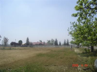 5753 Muller Road Bakersfield, CA 93307 - Photo 5 of 6 SURRENDED BY BEAUTIFUL CUSTOMS HOMES