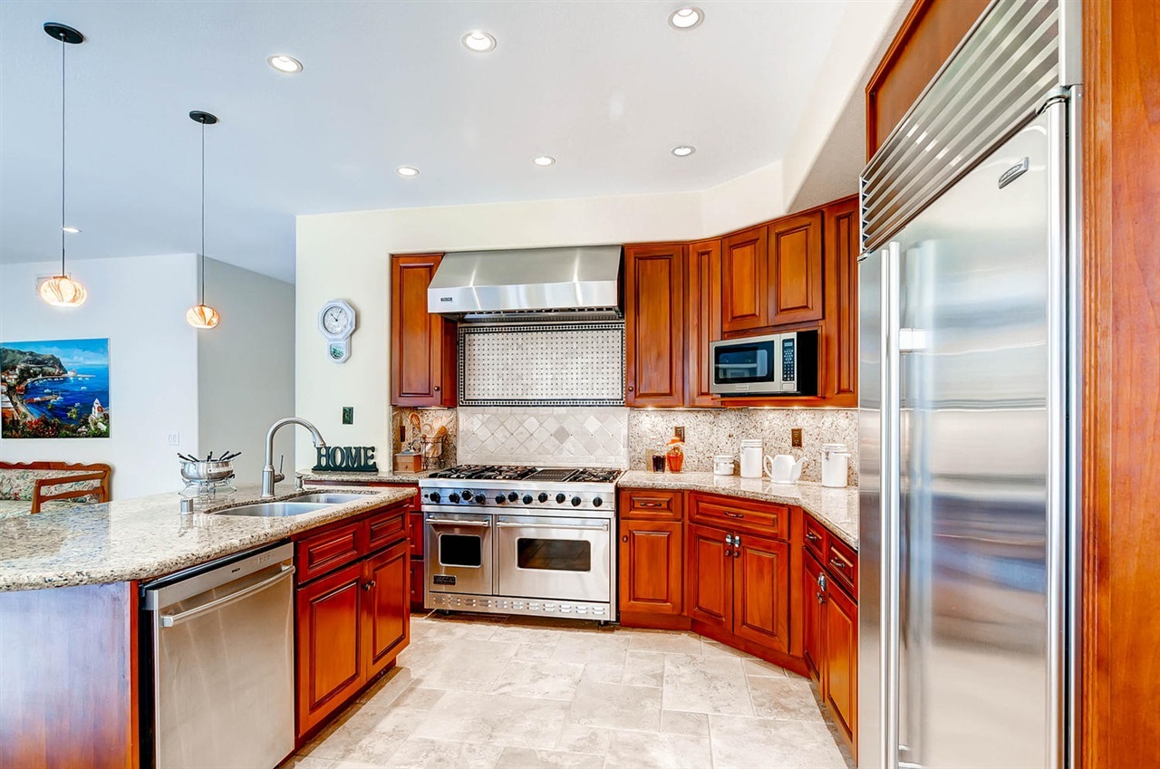 4915 Riding Ridge Road San Diego, CA 92130 - Photo 18 of 25 Sub-Zero, Viking and Bosch appliances