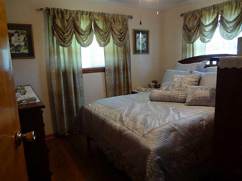 726 Charles Street Rochester, PA 15074 - Photo 8 of 15