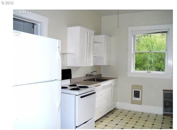 4131 Southwest View Point Terrace Portland, OR 97239 - Photo 7 of 12 Gallery Image 7