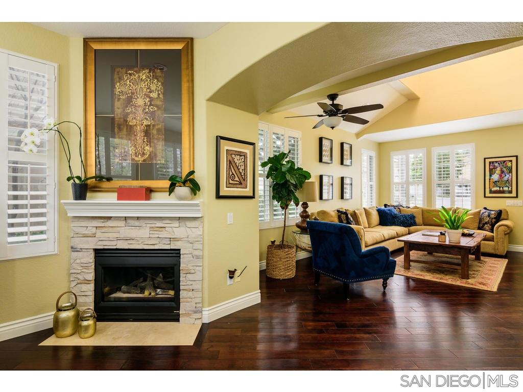 1174 Cambria Way Encinitas, CA 92024 - Photo 5 of 25 Gallery Image 5