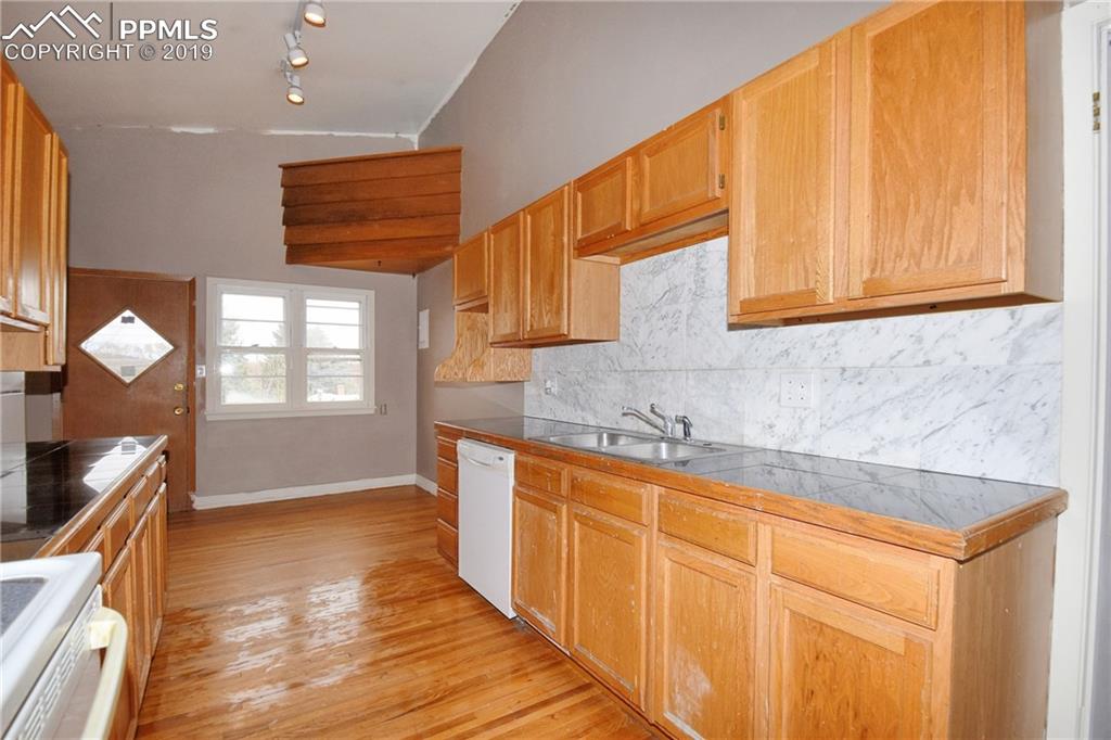 1327 Prairie Road Colorado Springs, CO 80909 - Photo 11 of 34