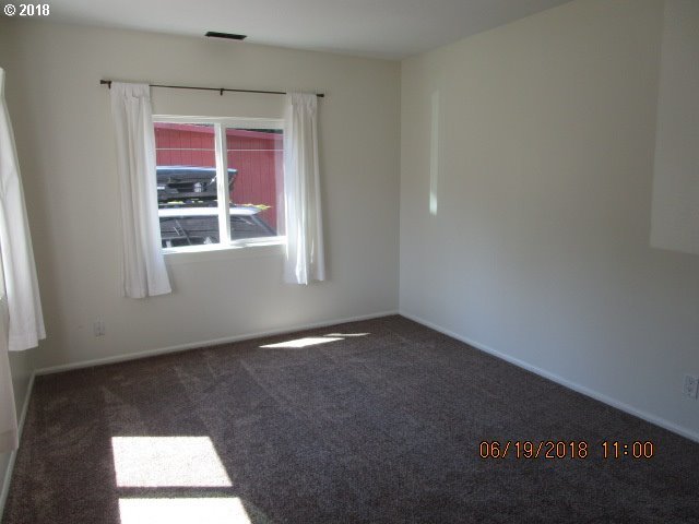 856 Water Street Springfield, OR 97477 - Photo 15 of 20