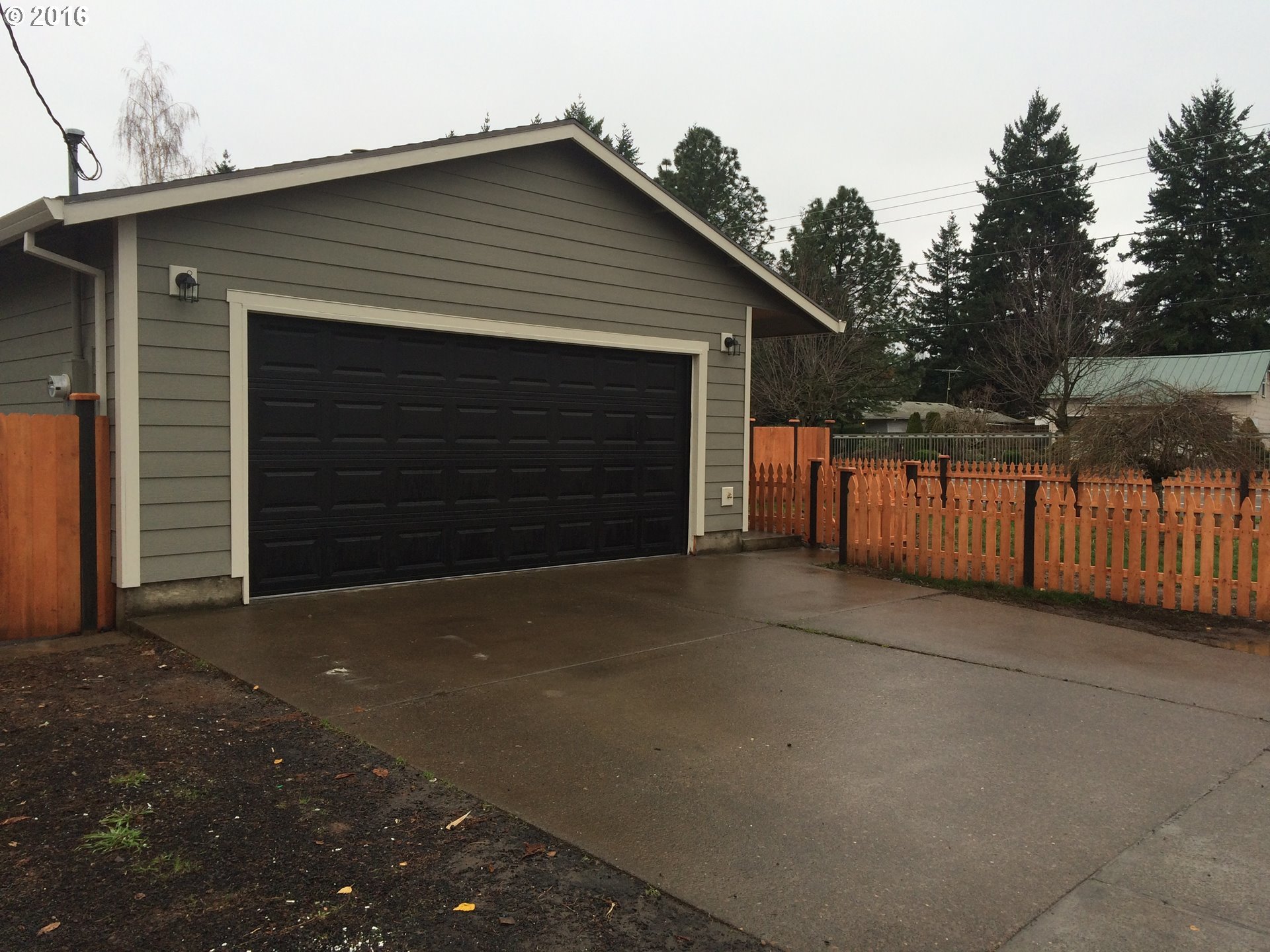 14806 Southeast Main Street Portland, OR 97233 - Photo 7 of 25