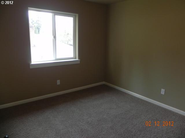 426 Northeast 141st Place Portland, OR 97230 - Photo 12 of 15