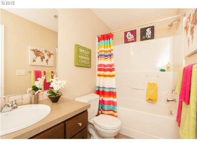 12242 Southwest Versailles Road Portland, OR 97224 - Photo 10 of 13 Gallery Image 10