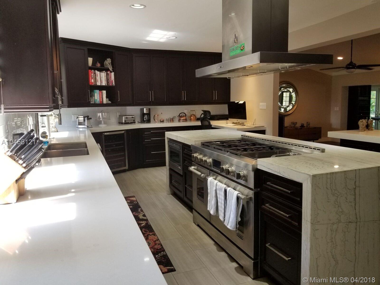 11540 Southwest 80th Road Pinecrest, FL 33156 - Photo 20 of 48 Gallery Image 20