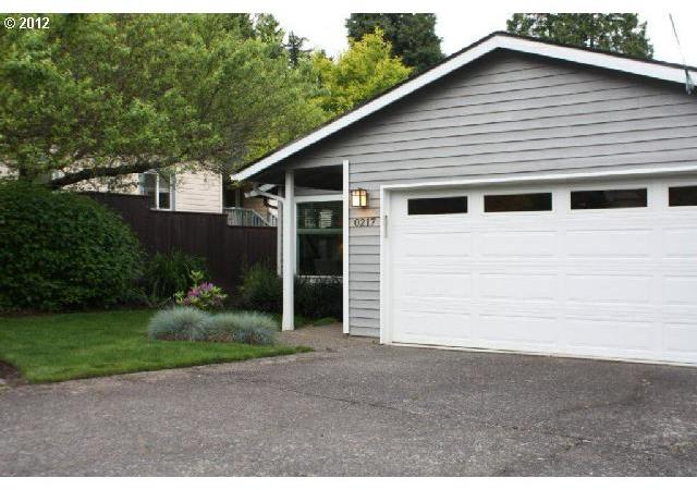 217 Southwest Nebraska Street Portland, OR 97239 - Photo 9 of 12 Gallery Image 9