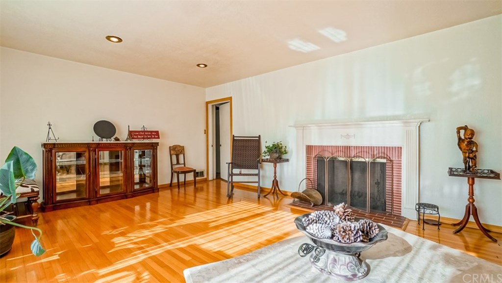 4370 Cerritos Avenue Long Beach, CA 90807 - Photo 14 of 43