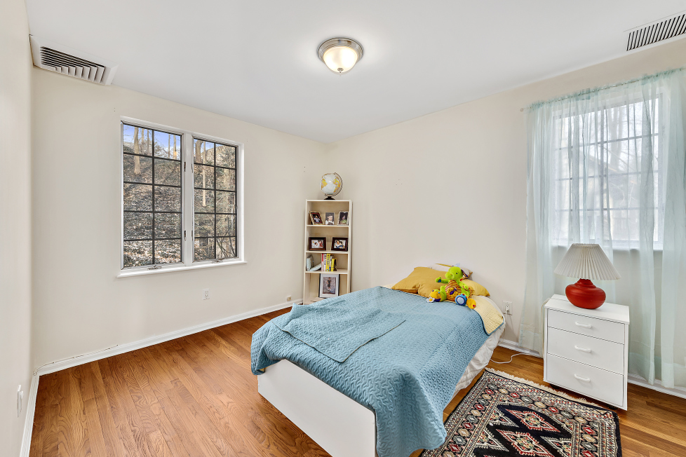 275 College Road, Unit Undisclosed Bronx, NY 10471 - Photo 13 of 26