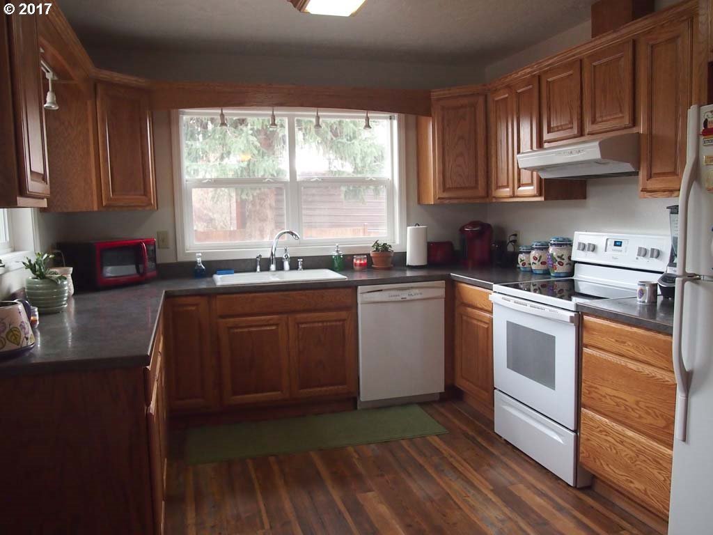 330 Williams Street Dufur, OR 97021 - Photo 13 of 23 Gallery Image 13