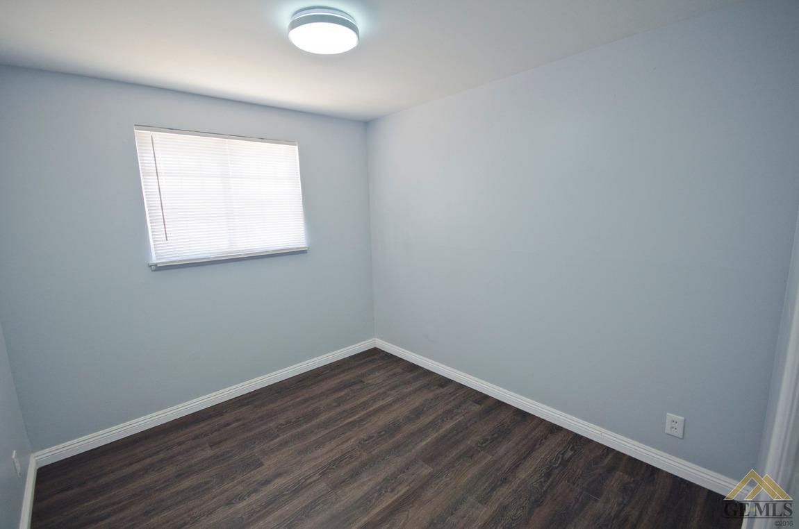 911 Sandra Drive Bakersfield, CA 93304 - Photo 14 of 31