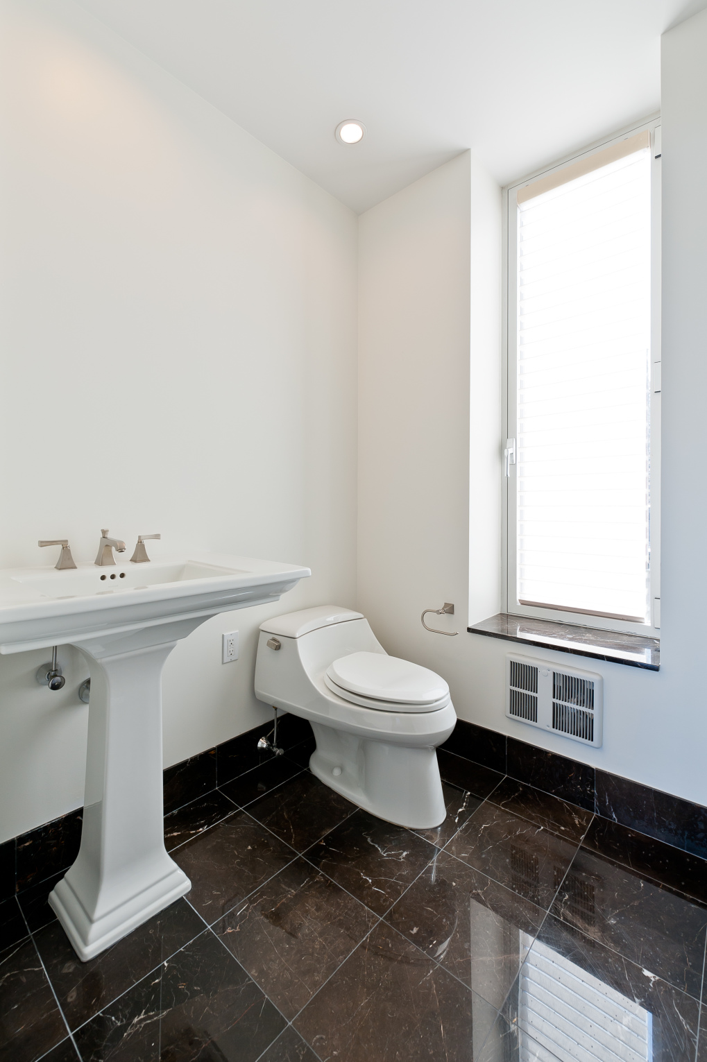 240 Riverside Boulevard, Unit 10A Manhattan, NY 10069 - Photo 13 of 14