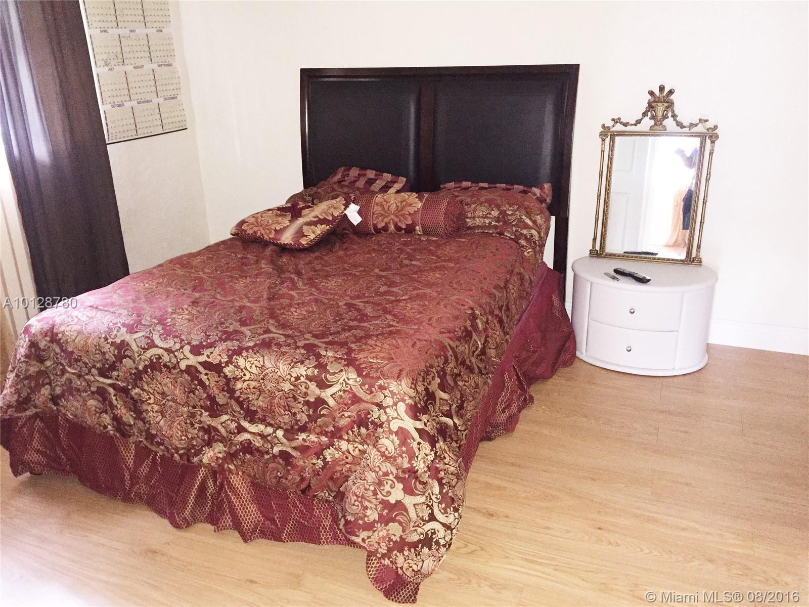 261 Southwest 58th Avenue Plantation, FL 33317 - Photo 15 of 19